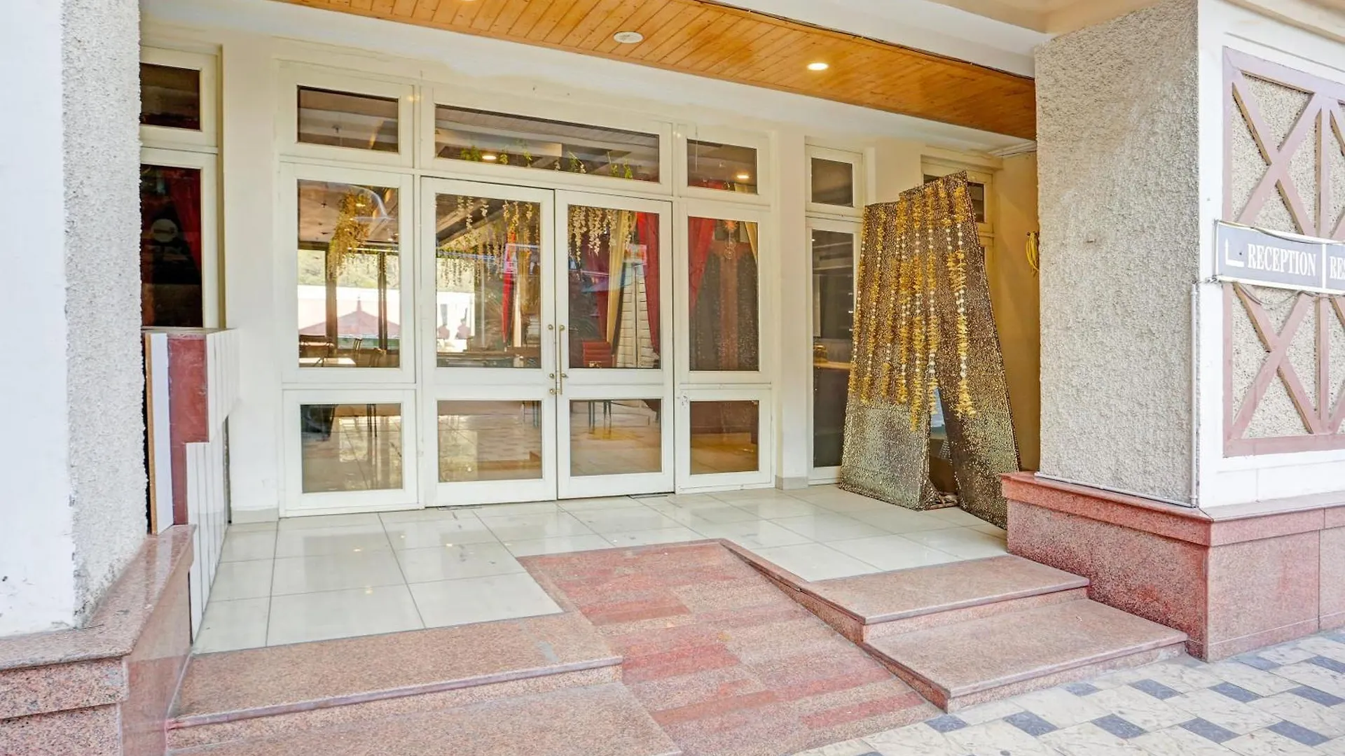 Townhouse Oak Isbt Formerly The Hotel Horizon Shimla India