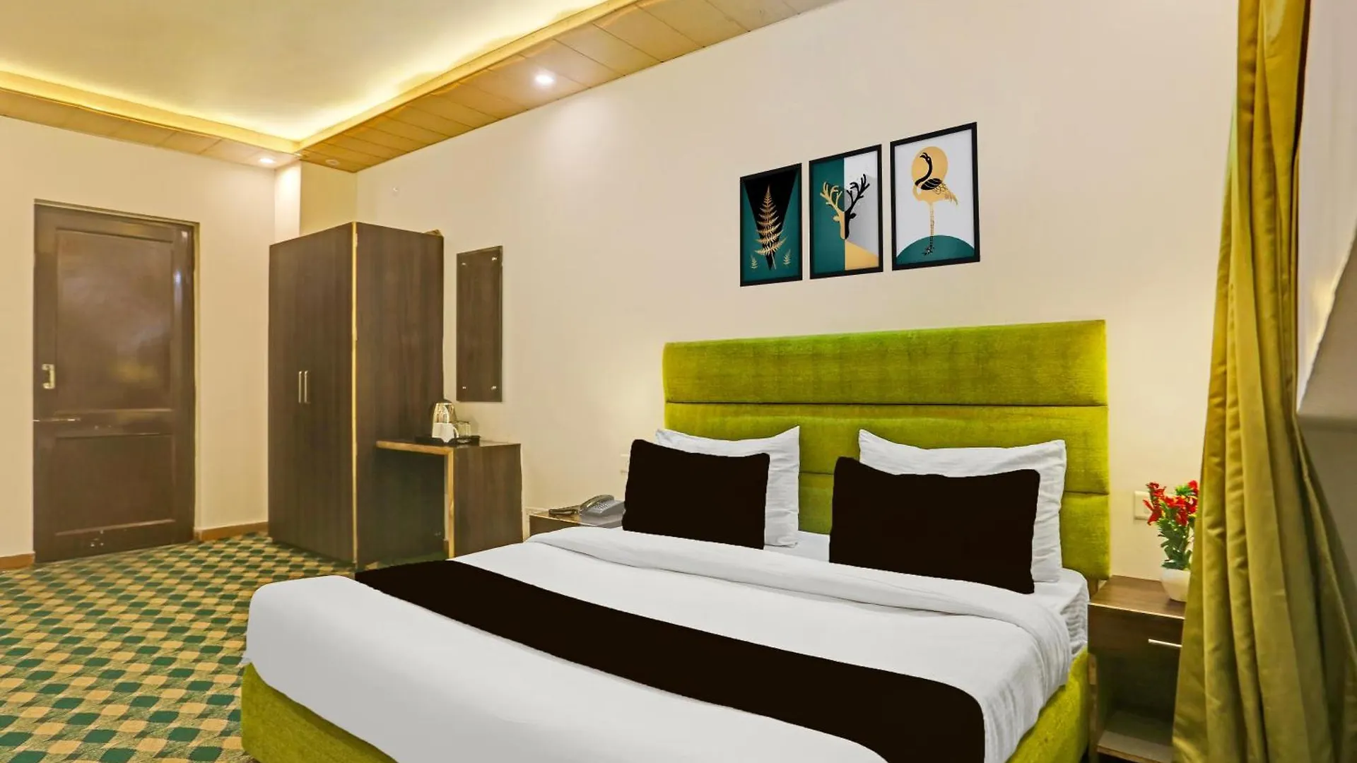 Townhouse Oak Isbt Formerly The Hotel Horizon Shimla