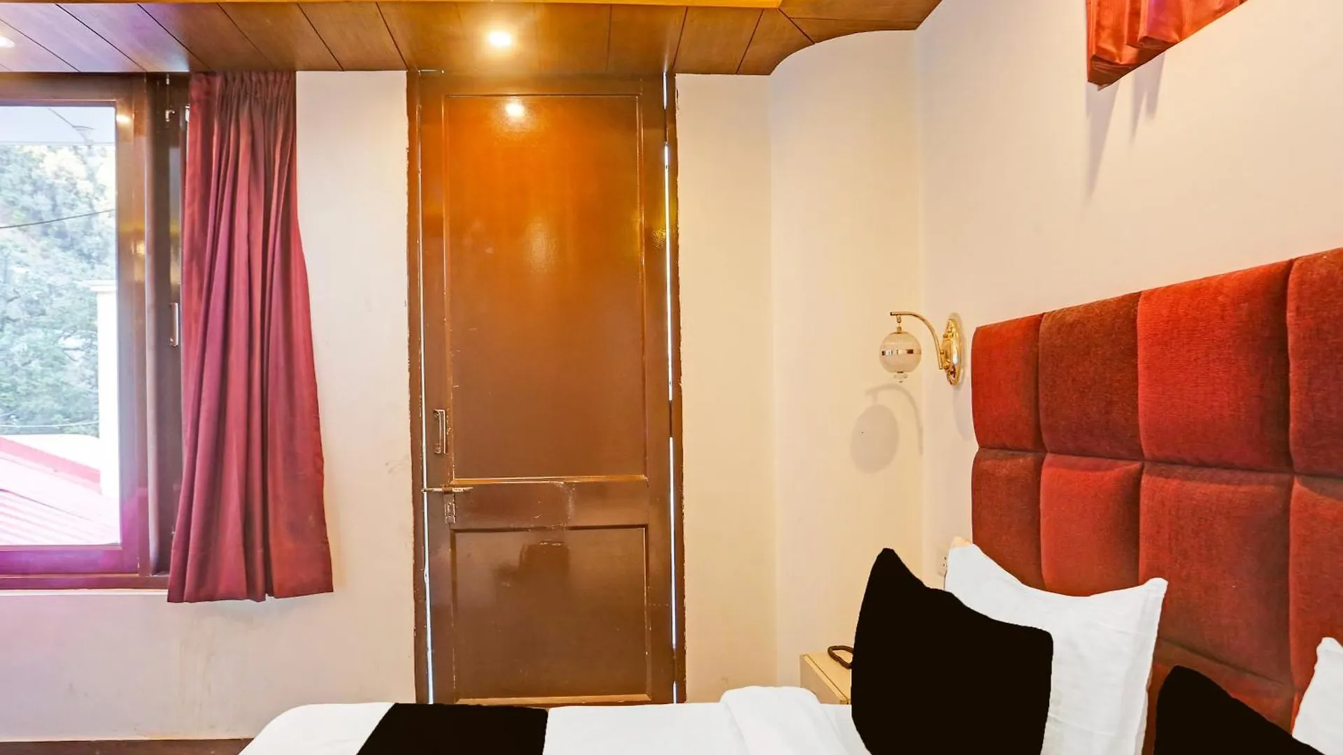 Townhouse Oak Isbt Formerly The Hotel Horizon Shimla 4*,