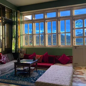 Zu-zu Hostel